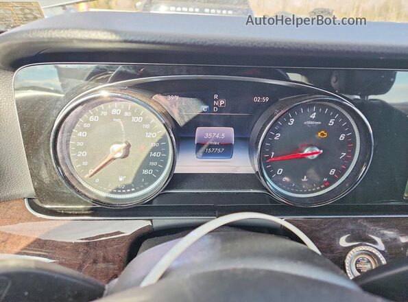 WDDZF4KB8HA054945 2017 MERCEDES-BENZ E Gray Սարքավորումների վահանակի տեսք