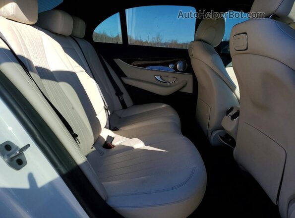 WDDZF4KBXKA551678 2019 MERCEDES-BENZ E White Widok tylnych siedzeń
