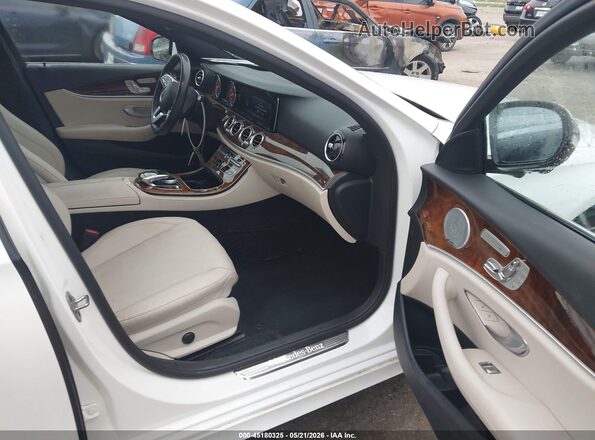 WDDZH6JB0KA556153 2019 MERCEDES-BENZ E-CLASS Белый Вид салона спереди