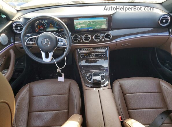 WDDZH6JB0KA588746 2019 MERCEDES-BENZ E Черный Вид панели приборов