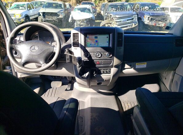WDZPE8CDXHP396938 2017 MERCEDES-BENZ SPRINTER Gray Widok deski rozdzielczej