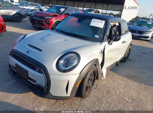WMW53DH08N2S26272 2022 MINI HARDTOP Silver წინა მარცხენა ხედი სამი მეოთხედიდან