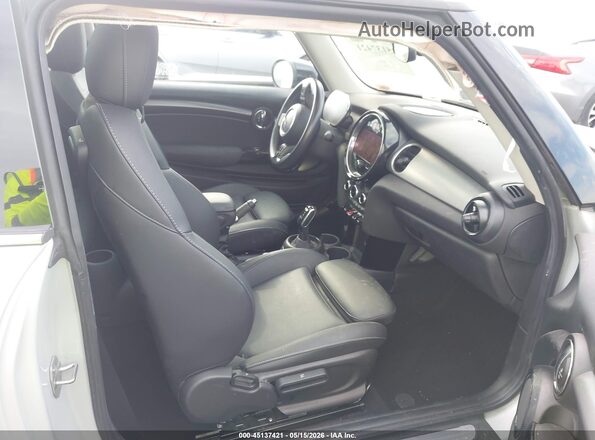 WMW53DH0XP2S84998 2023 MINI HARDTOP Серебряный Вид салона спереди