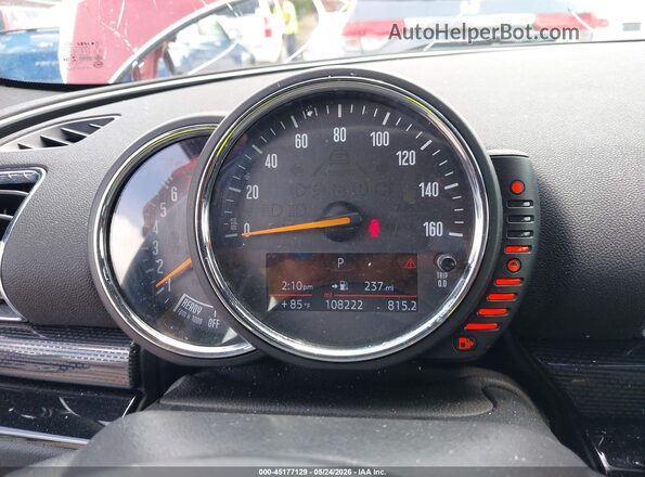 WMWLU1C57H2F27404 2017 MINI CLUBMAN Red Rear seats view