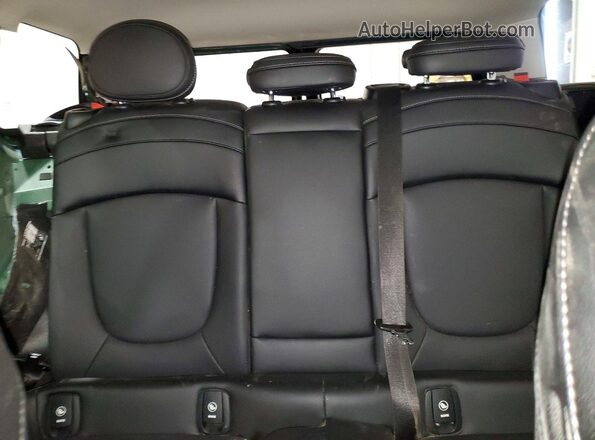 WMWLU5C59H2C46387 2017 MINI COOPER Green Rear seats view