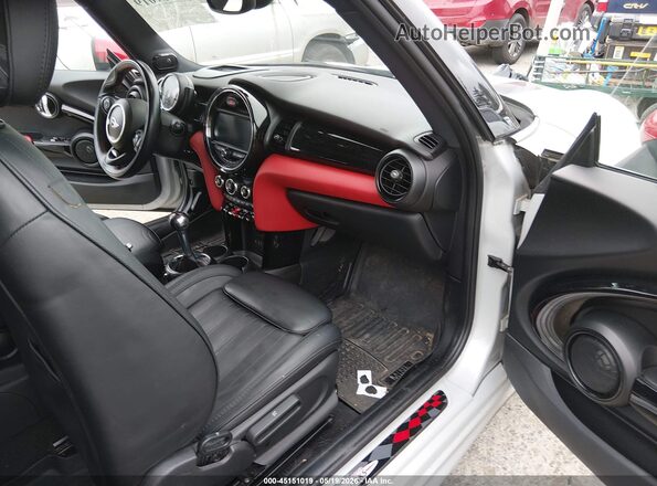 WMWXM9C50HT998172 2017 MINI HARDTOP Light Blue Widok wnętrza z przodu