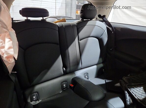 WMWXR3C0XM2N50816 2021 MINI COOPER Red უკანა სავარძლების ხედი