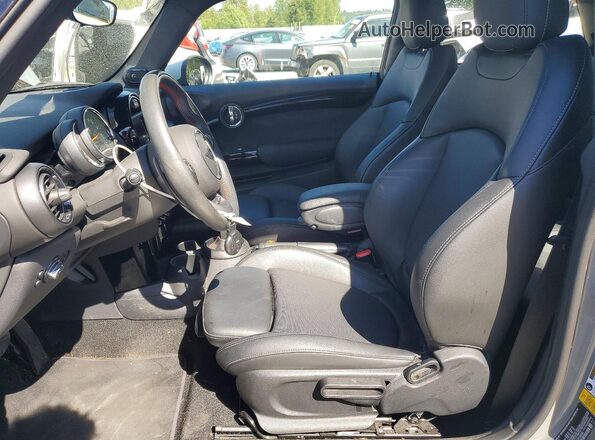 WMWXR5C07M2P28595 2021 MINI COOPER Gray Front interior view