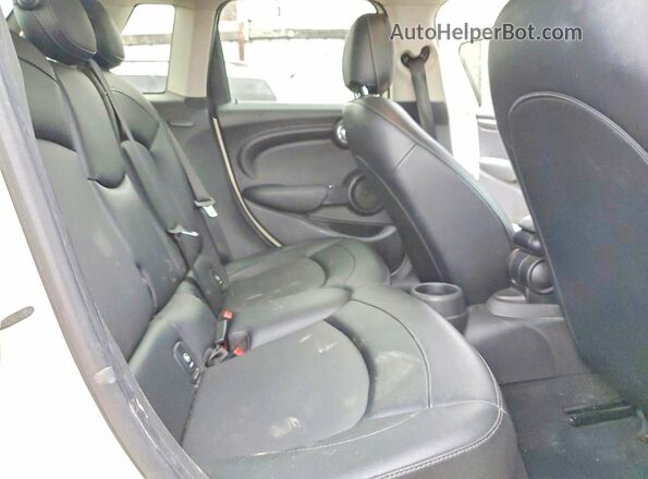 WMWXU1C55J2F79895 2018 MINI COOPER Cream Widok wnętrza z tyłu