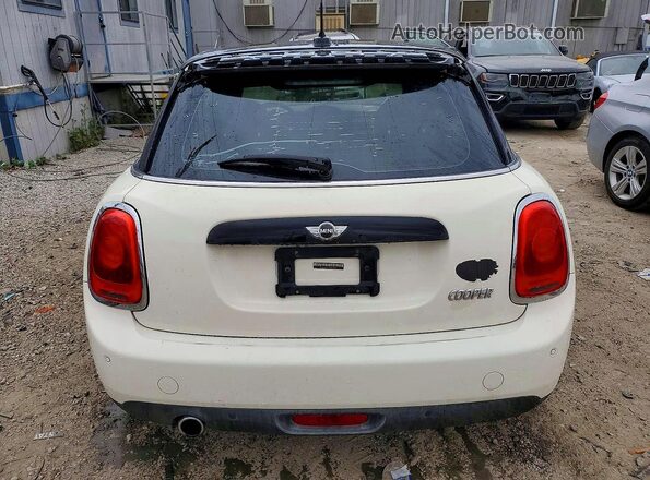 WMWXU1C55J2F79895 2018 MINI COOPER Cream Widok z tyłu