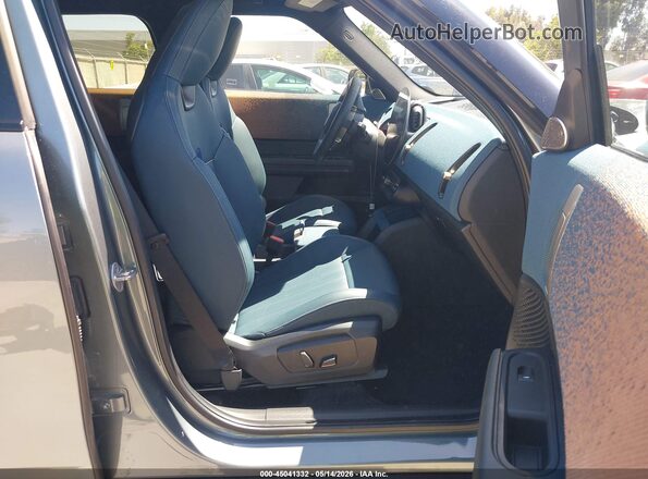WMZ23GA01S7P74629 2025 MINI COUNTRYMAN Серый Вид салона спереди