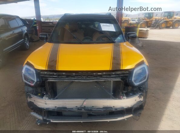 WMZ23GA02S7R17796 2025 MINI COUNTRYMAN Orange Սալոնի հետևի տեսք