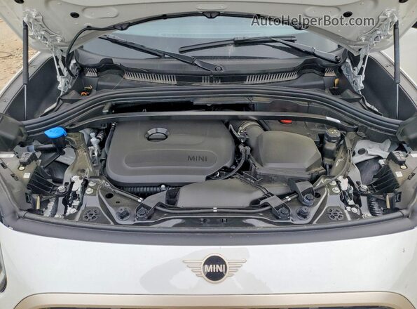 WMZ23GA09T7U75536 2026 MINI COUNTRYMAN White უკანა სალონის ხედი