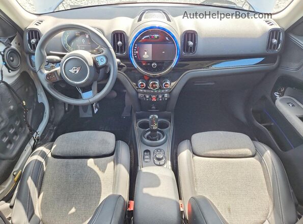 WMZ53BR00R3R52486 2024 MINI COOPER White Առջևի վահանակի տեսք