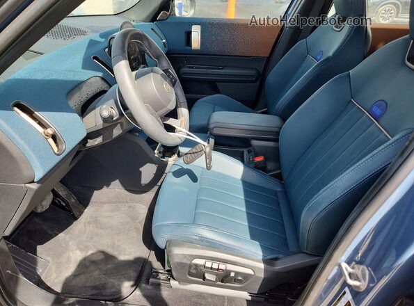 WMZ53GA06S7S17308 2025 MINI COUNTRYMAN Blue Widok wnętrza z przodu