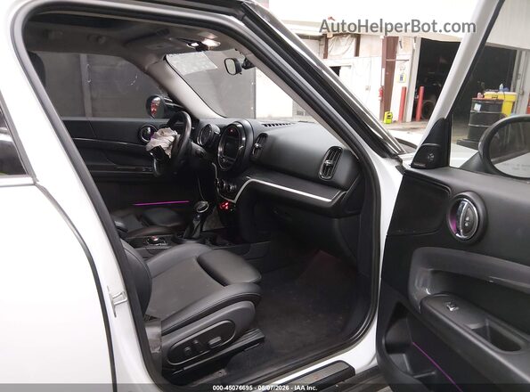 WMZYT3C32J3D99191 2018 MINI COUNTRYMAN Белый Вид салона спереди