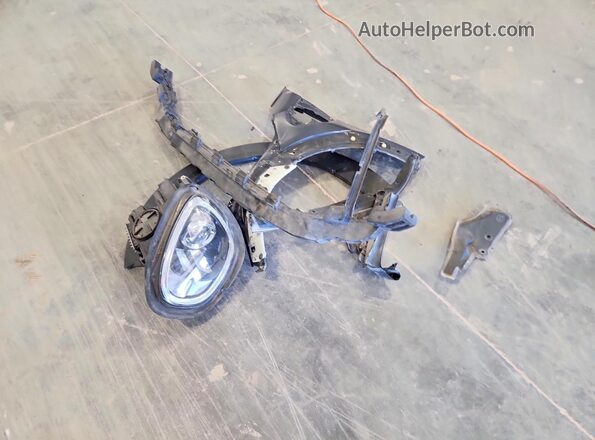WMZYZ9C09L3L50674 2020 MINI COOPER Gray Vista del compartimento del motor