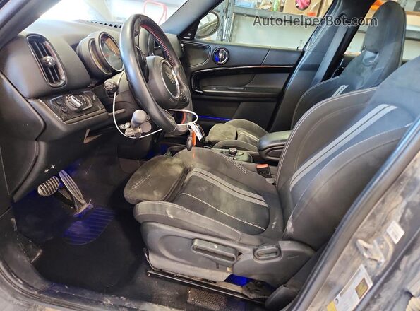WMZYZ9C09L3L50674 2020 MINI COOPER Gray Vista interior delantera
