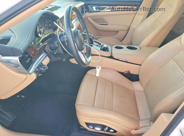 WP0AA2A73LL104204 2020 PORSCHE PANAMERA White Вид салону спереду