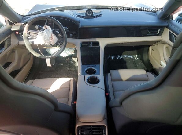 WP0AA2Y14SSA09577 2025 PORSCHE TAYCAN Charcoal Widok deski rozdzielczej
