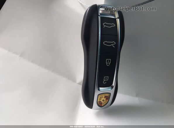WP0AA2Y19NSA17114 2022 PORSCHE TAYCAN Maroon Vista del salpicadero
