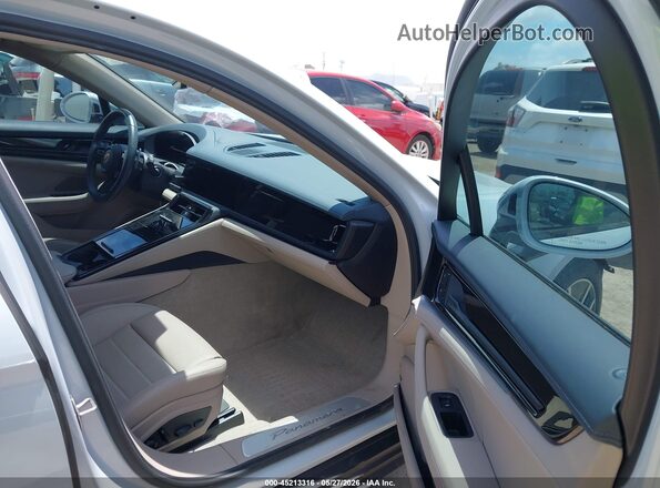 WP0AA2YA8SL001697 2025 PORSCHE PANAMERA White Vista interior delantera