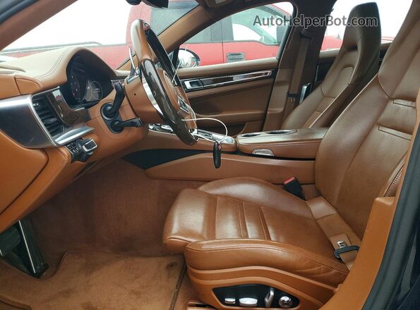 WP0AB2A76JL133142 2018 PORSCHE PANAMERA Blue Front interior view