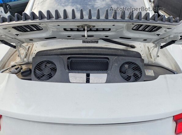 WP0AB2A95HS123655 2017 PORSCHE 911 Белый Вид задней части салона