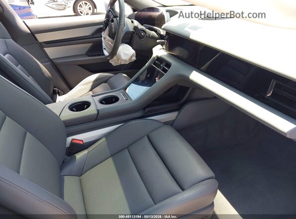 WP0AB2Y12MSA42643 2021 PORSCHE TAYCAN Серебряный Вид салона спереди