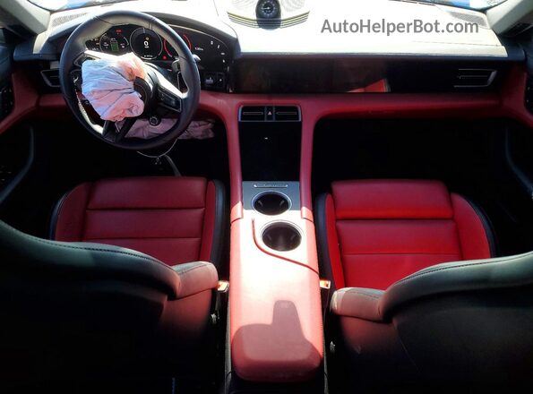 WP0AB2Y12SSA40775 2025 PORSCHE TAYCAN Silver Widok deski rozdzielczej