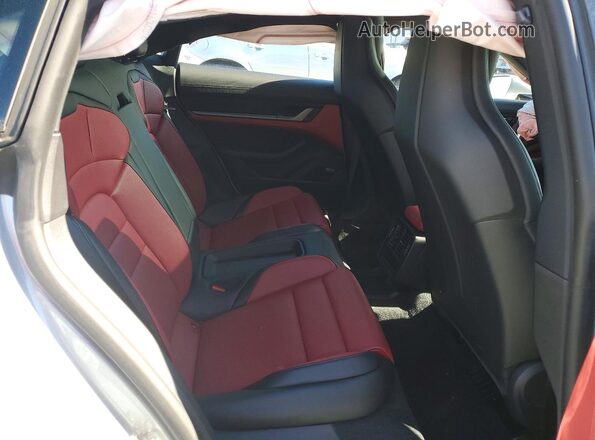 WP0AB2Y12SSA40775 2025 PORSCHE TAYCAN Silver Widok tylnych siedzeń