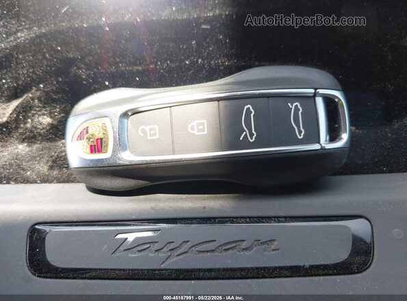 WP0AB2Y14SSA41779 2025 PORSCHE TAYCAN Black Առջևի վահանակի տեսք