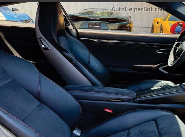 WP0AC2A96JS176061 2018 PORSCHE 911  Вид салону спереду