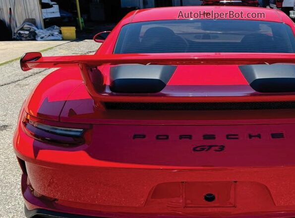 WP0AC2A96JS176061 2018 PORSCHE 911  Вид задньої частини салону