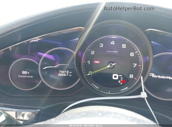 WP0AE2A78JL127768 2018 PORSCHE PANAMERA White Widok tylnych siedzeń