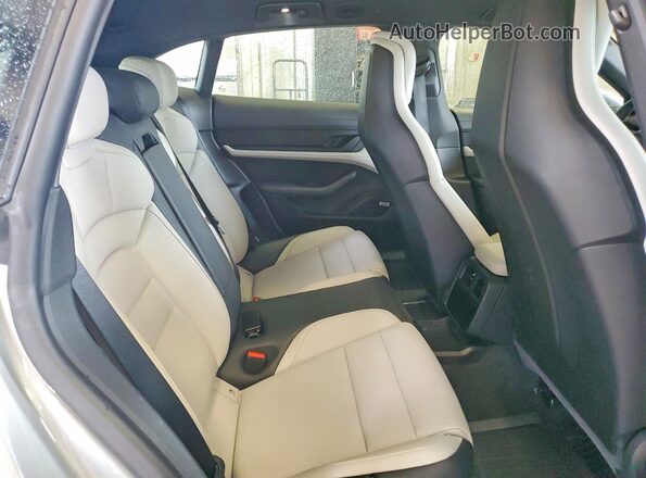 WP0BA2Y18NSA67149 2022 PORSCHE TAYCAN Silver Widok wnętrza z tyłu