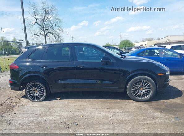 WP1AA2A20HKA81576 2017 PORSCHE CAYENNE Black Вид задньої частини салону