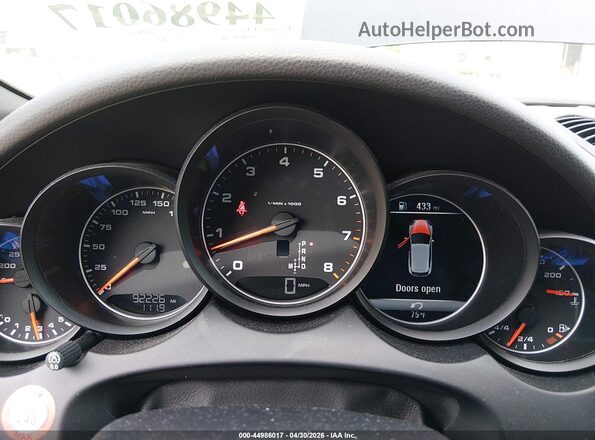 WP1AA2A28HKA85956 2017 PORSCHE CAYENNE Blue Widok tylnych siedzeń
