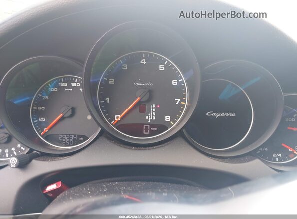 WP1AA2A29HKA82869 2017 PORSCHE CAYENNE Белый Вид задних сидений