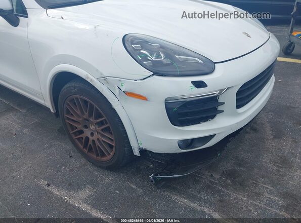 WP1AA2A29HKA82869 2017 PORSCHE CAYENNE Белый Вид спереди