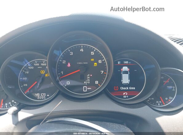 WP1AA2A2XHKA81648 2017 PORSCHE CAYENNE Серебряный Вид задних сидений