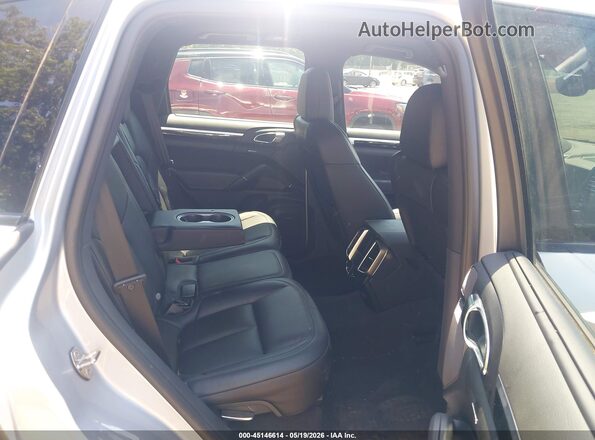 WP1AA2A2XHKA81648 2017 PORSCHE CAYENNE Серебряный Вид наклейки с VIN-кодом