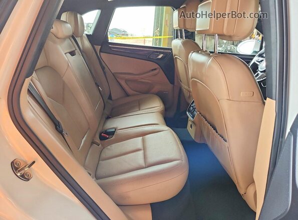 WP1AA2A50LLB06988 2020 PORSCHE MACAN Белый Вид задней части салона