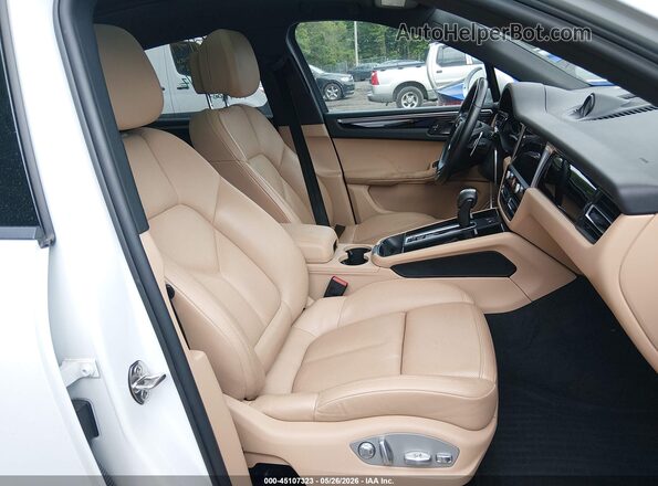 WP1AA2A52NLB01696 2022 PORSCHE MACAN Белый Вид салона спереди
