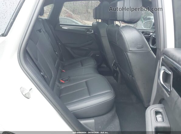 WP1AA2A52NLB05120 2022 PORSCHE MACAN Silver Widok naklejki z numerem VIN