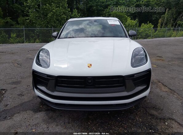 WP1AA2A54SLB09231 2025 PORSCHE MACAN White Widok wnętrza z tyłu