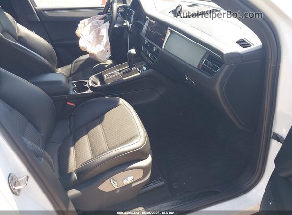 WP1AA2A55PLB00139 2023 PORSCHE MACAN Белый Вид салона спереди