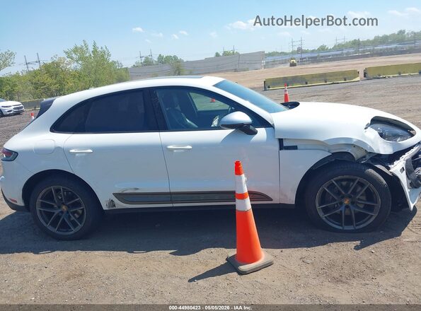 WP1AA2A55PLB00139 2023 PORSCHE MACAN Белый Вид задней части салона