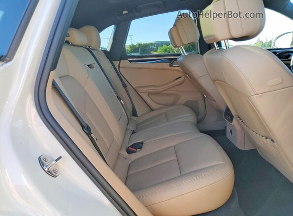 WP1AA2A55PLB04644 2023 PORSCHE MACAN White Widok wnętrza z tyłu