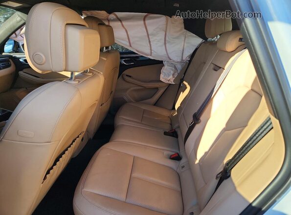 WP1AA2A57PLB12115 2023 PORSCHE MACAN Белый Вид задней части салона